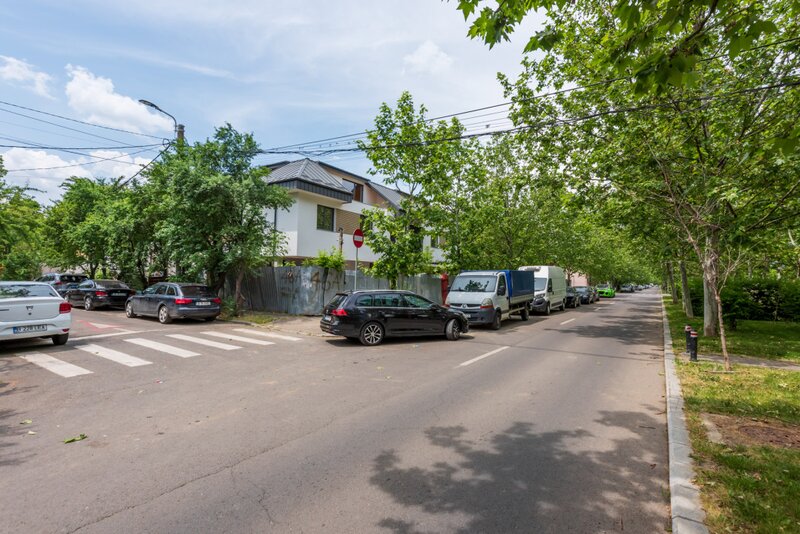 Bucurestii noi - vila duplex - Strada 16 Februarie